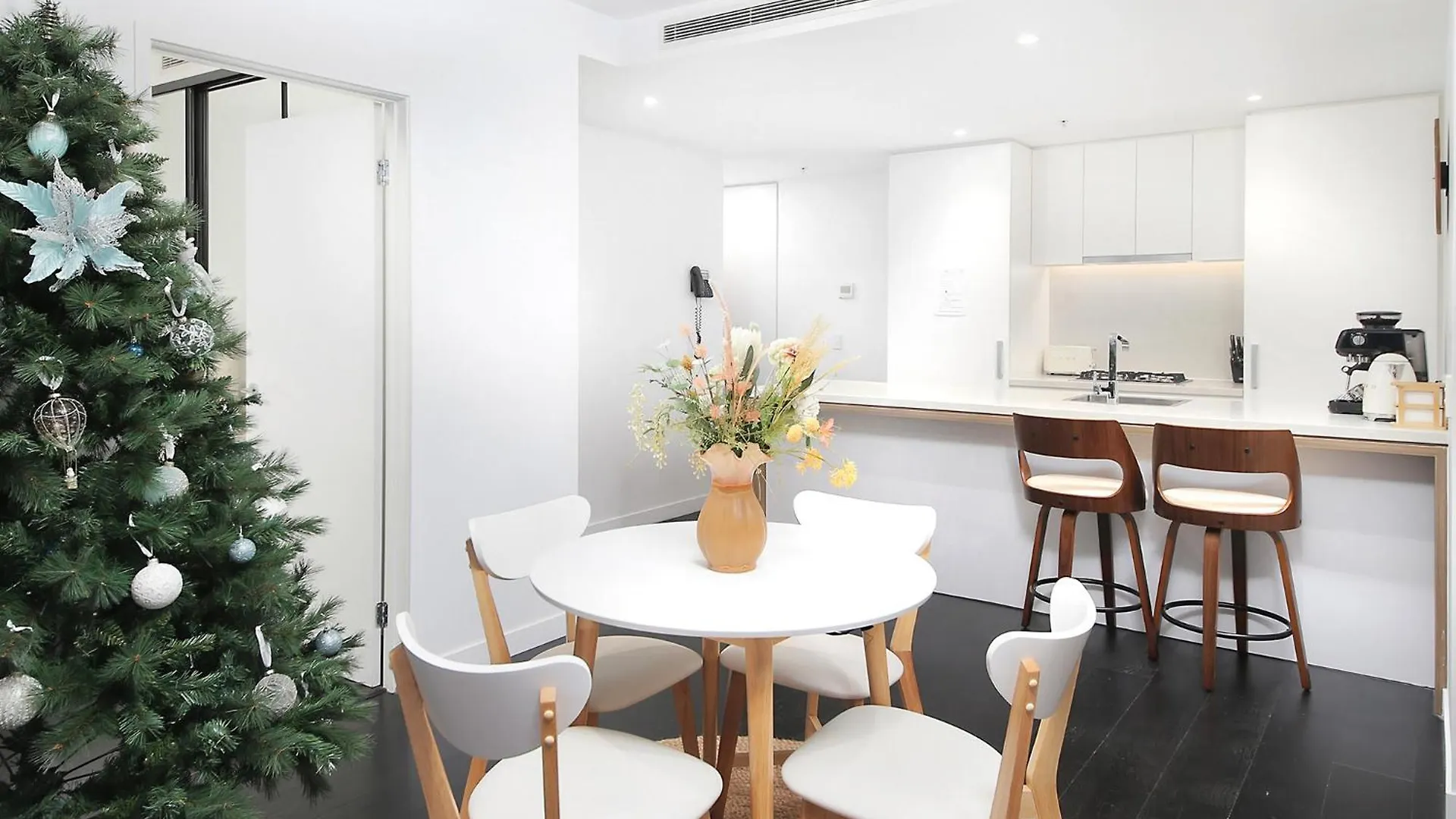 Skyline Serenity Luxury Apt With Free Parking 布里斯班 澳大利亚