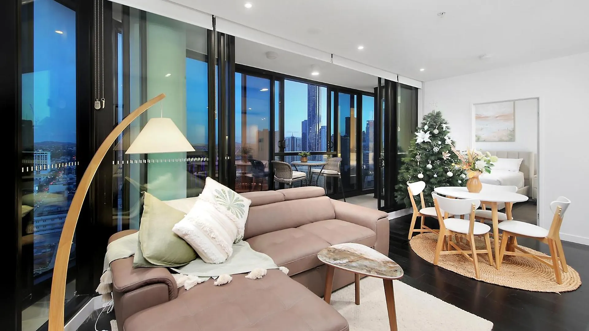 公寓 Skyline Serenity Luxury Apt With Free Parking 布里斯班 澳大利亚